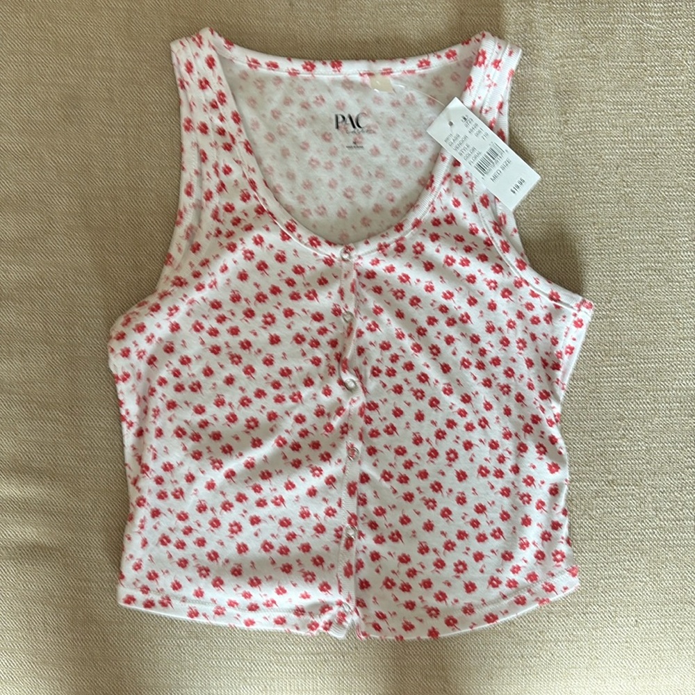 Cropped flowered tank top with snaps for closure